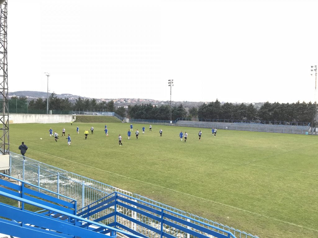 V Dekanih neodločeno