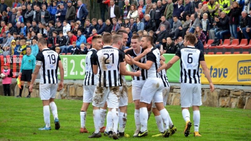 Zmaga na tribuni in na igrišču