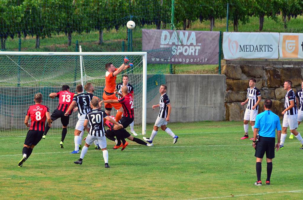 Zmaga črnobelih na derbiju v Vipolžah