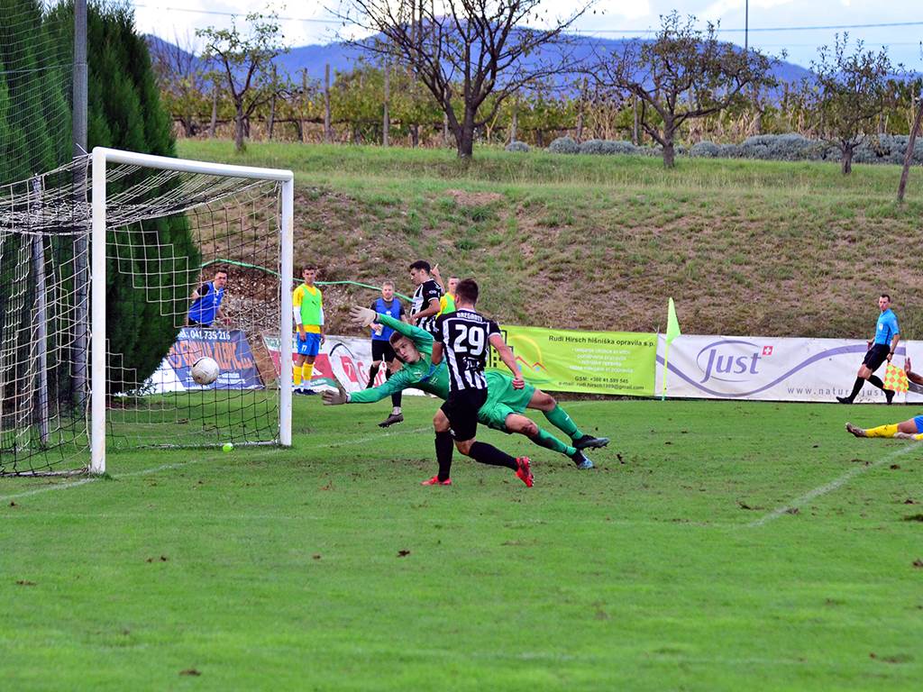 Sedem golov in zmaga črnobelih V Dolinci