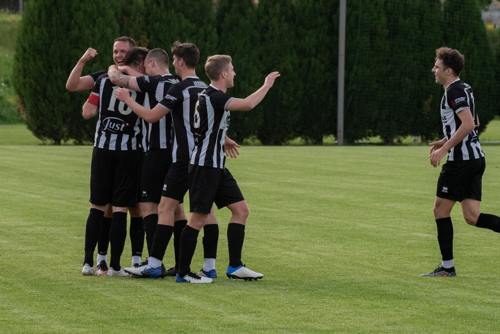 Črnobeli napolnili mrežo Doba