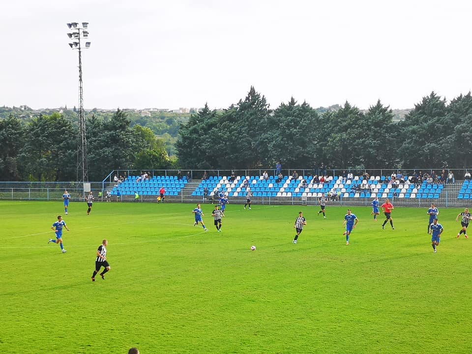 Brez zmagovalca v Dekanih