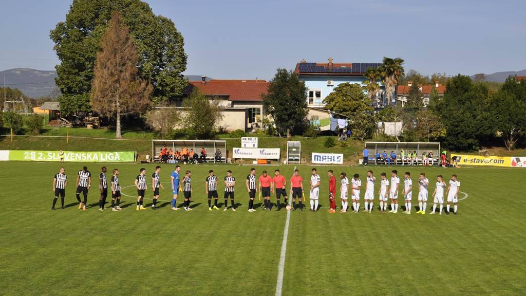 Črni niz se nadaljuje